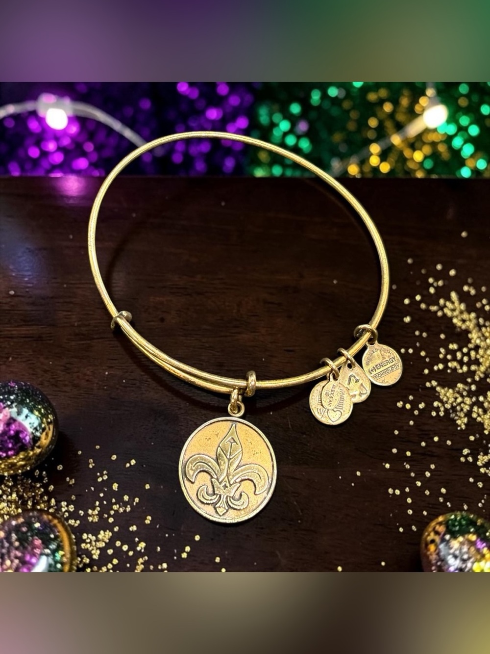 🏷️‼️5/$25🏷️‼️⚜️ALEX & ANI⚜️Fleur-de-Lis Charm Bangle in Rafaelian Gold/GC